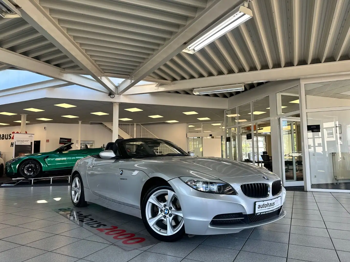 BMW Z4 Roadster sDrive 30i AUT./XENON/NAVI/1.HAND Silber - 1