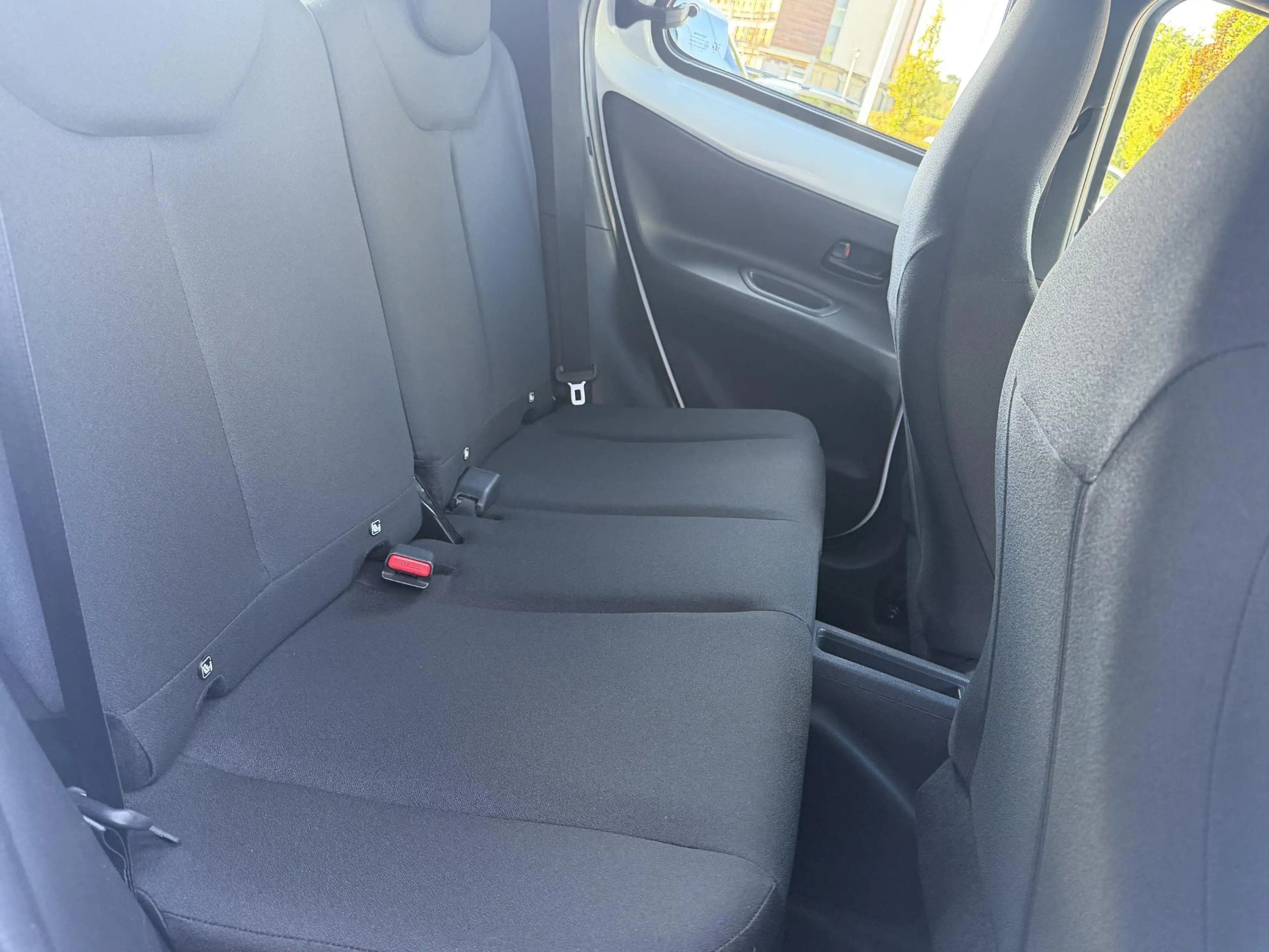 Toyota Aygo X Hybrid 115 play AD-CRUISE APPLE/ANDROID CAMERA EL- — photo 10