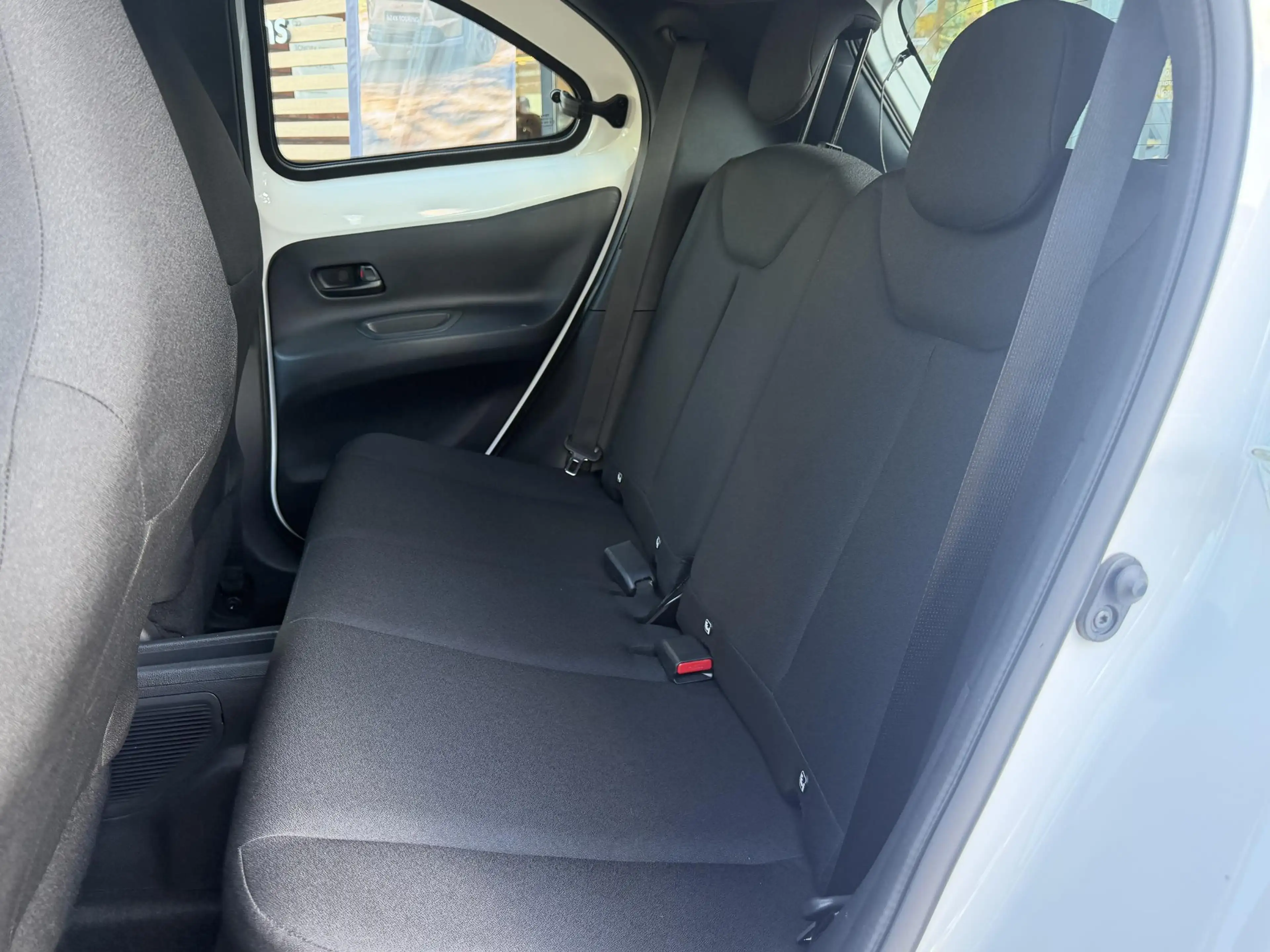 Toyota Aygo X Hybrid 115 play AD-CRUISE APPLE/ANDROID CAMERA EL- — photo 11