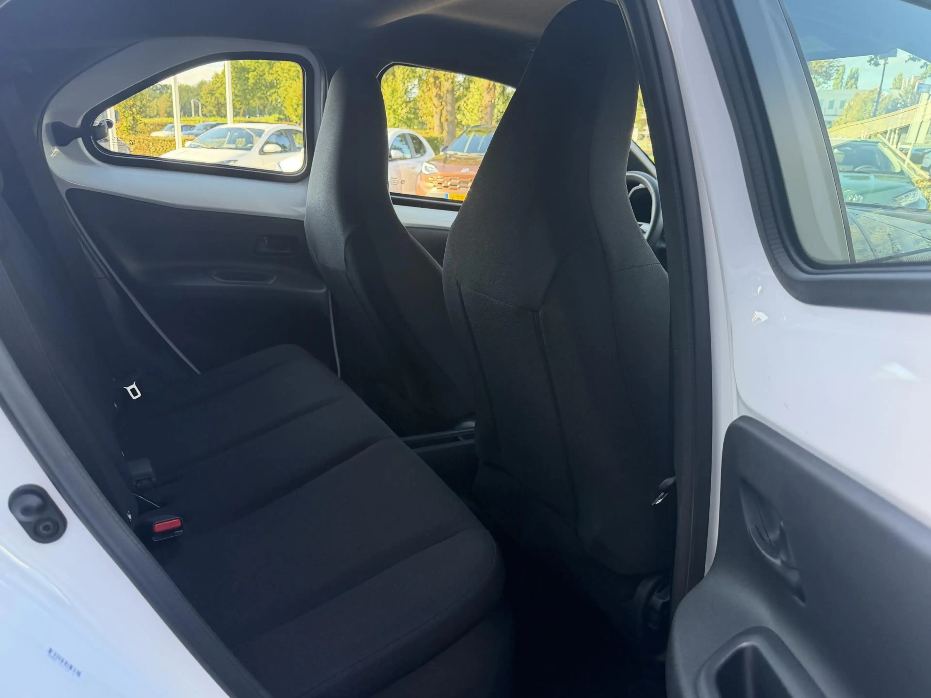 Toyota Aygo X Hybrid 115 play AD-CRUISE APPLE/ANDROID CAMERA EL- — photo 9