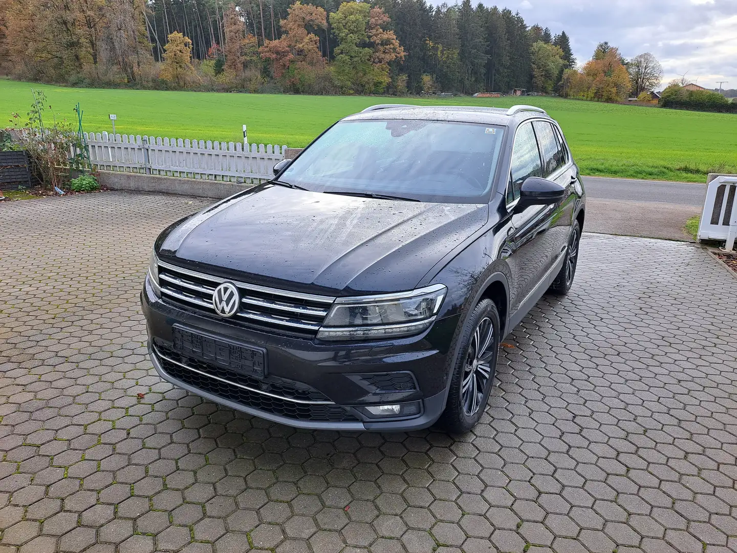 Volkswagen Tiguan 2.0 TDI SCR 4Motion DSG Highline Schwarz - 2