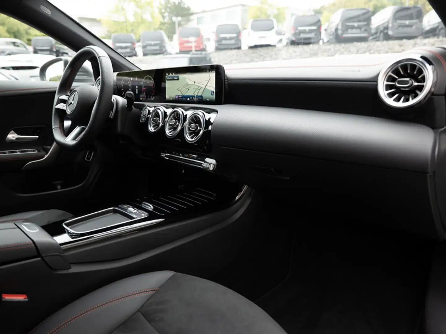Mercedes-Benz CLA 200 d Coupé AMG-Sport/LED/Cam/Keyl/Ambiente Grau - 2