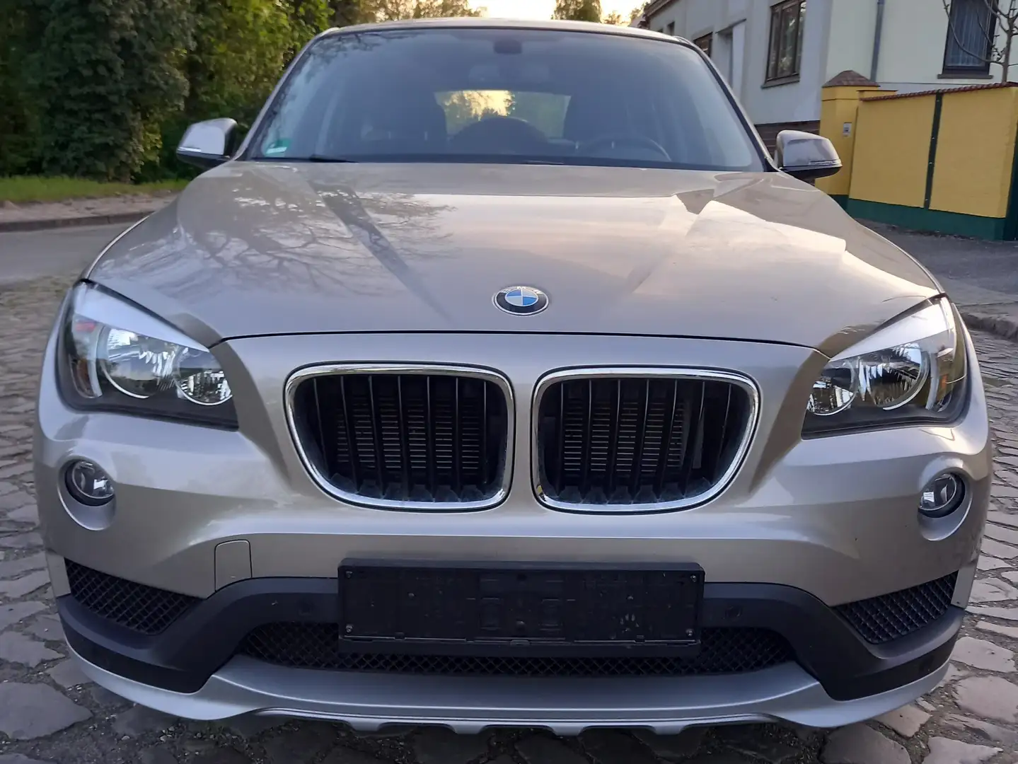 BMW X1 sDrive18i Aut. Rentnerauto,top gepflegt,nur 29 km Grau - 2