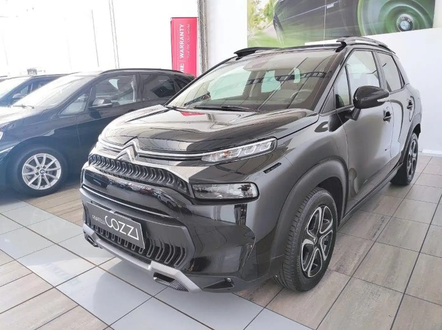 Citroen C3 Aircross - C3 Aircross PureTech 110 S&S Feel Zwart - 2