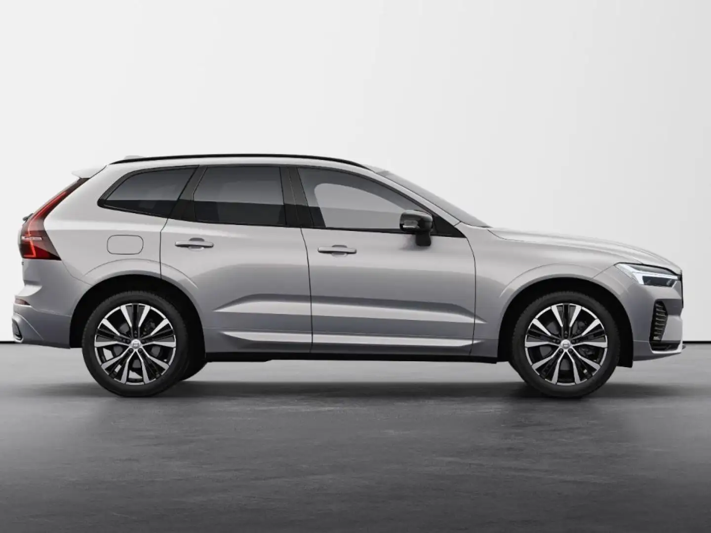 Volvo XC60 B4 Plus Dark FWD Aut. Plateado - 2