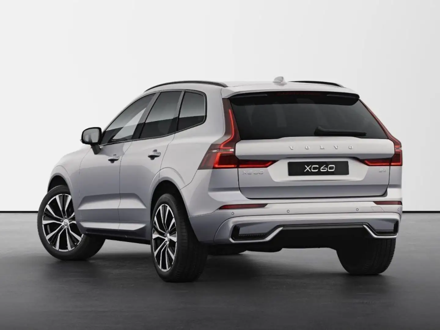 Volvo XC60 B4 Plus Dark FWD Aut. Plateado - 1