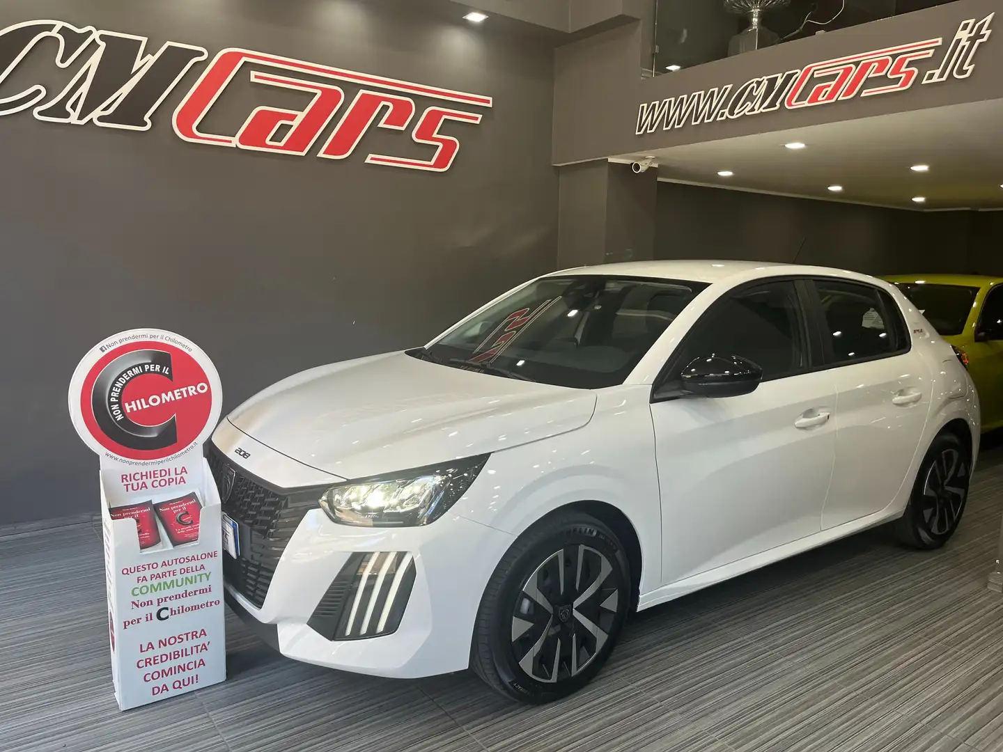 Peugeot 208 1.2 Hybrid E-DCS6 Automatica 100cv Style ITALIANA Weiß - 1