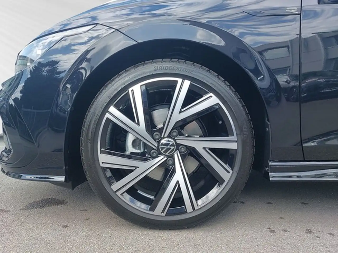 Volkswagen Golf 1,5 l eTSI 110 kW DSG R-Line AHK Matrix ACC Sid..., миниатюра 3