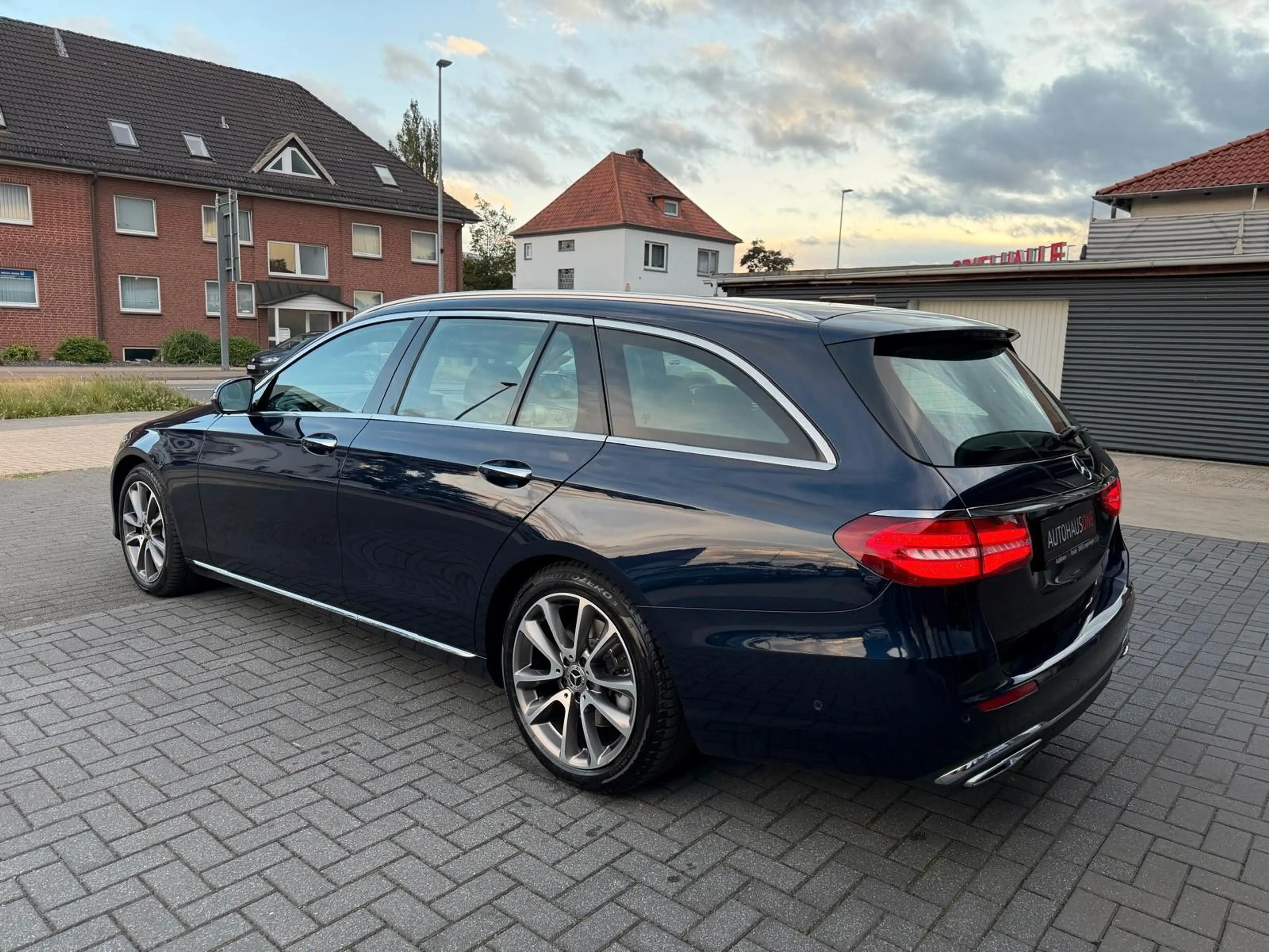 Mercedes-Benz E 350 d T PANORAMA/KEYLESS/WIDESCREEN/STANDHZG — photo 12