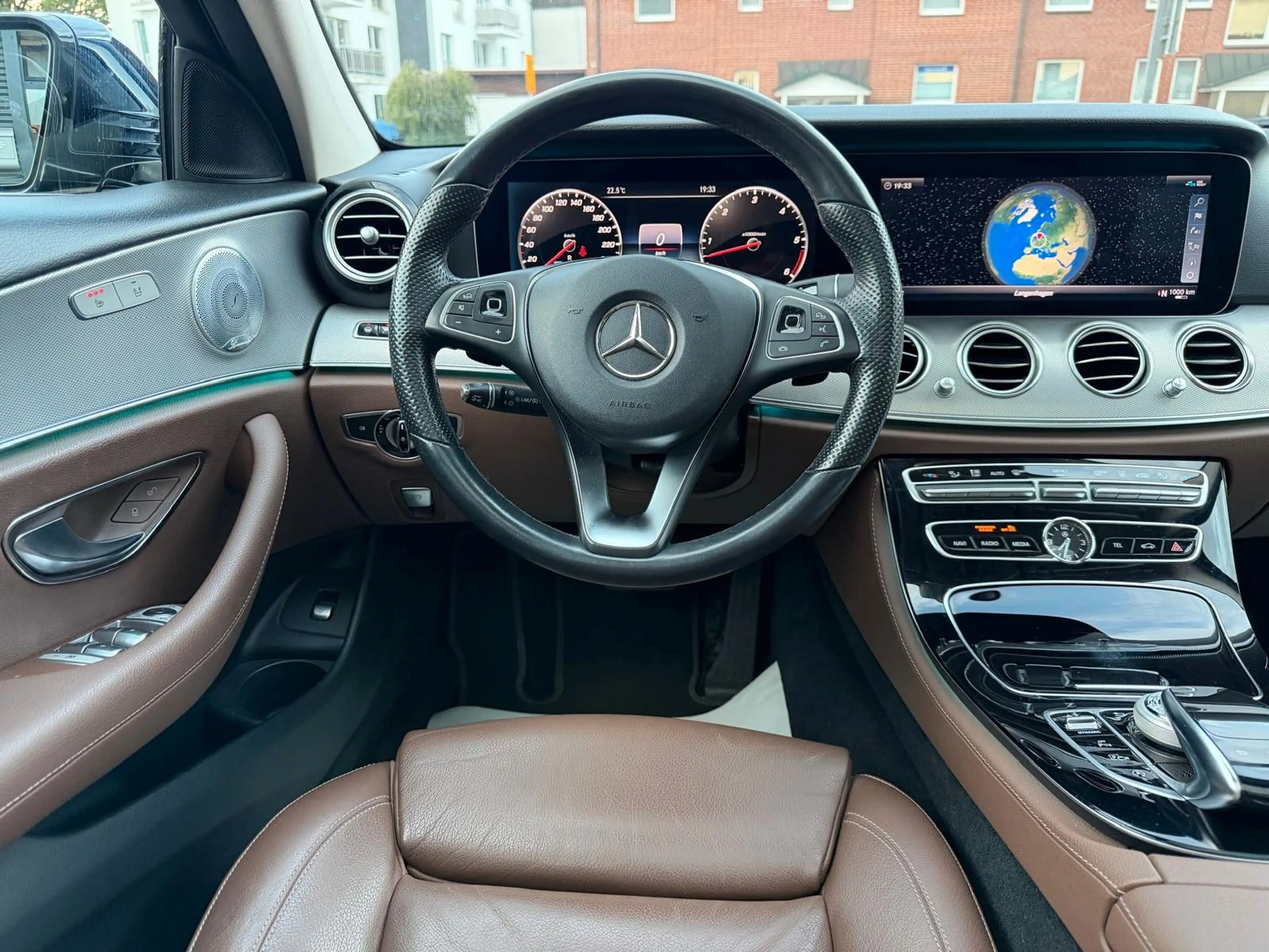 Mercedes-Benz E 350 d T PANORAMA/KEYLESS/WIDESCREEN/STANDHZG — photo 14