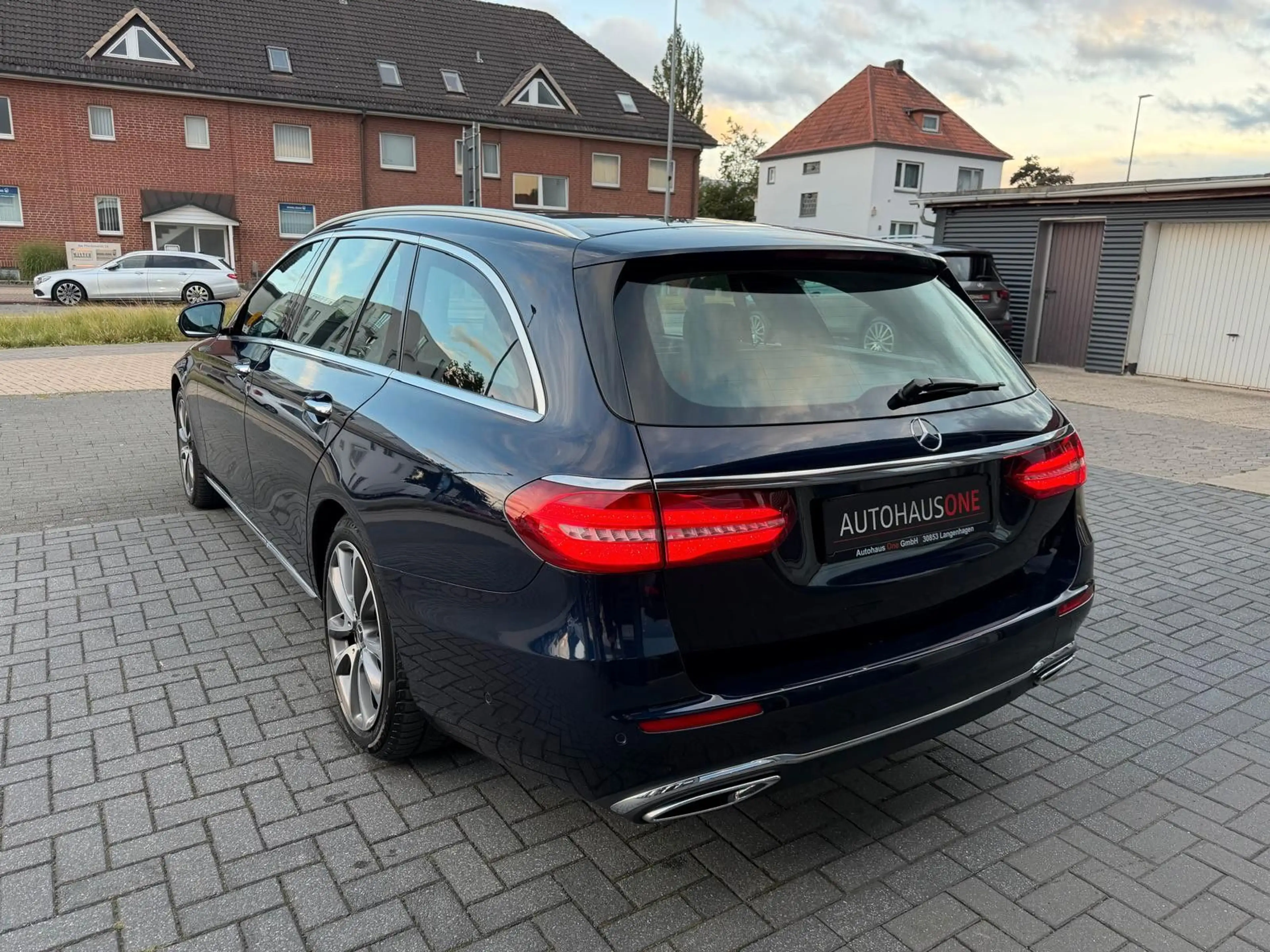 Mercedes-Benz E 350 d T PANORAMA/KEYLESS/WIDESCREEN/STANDHZG — photo 11