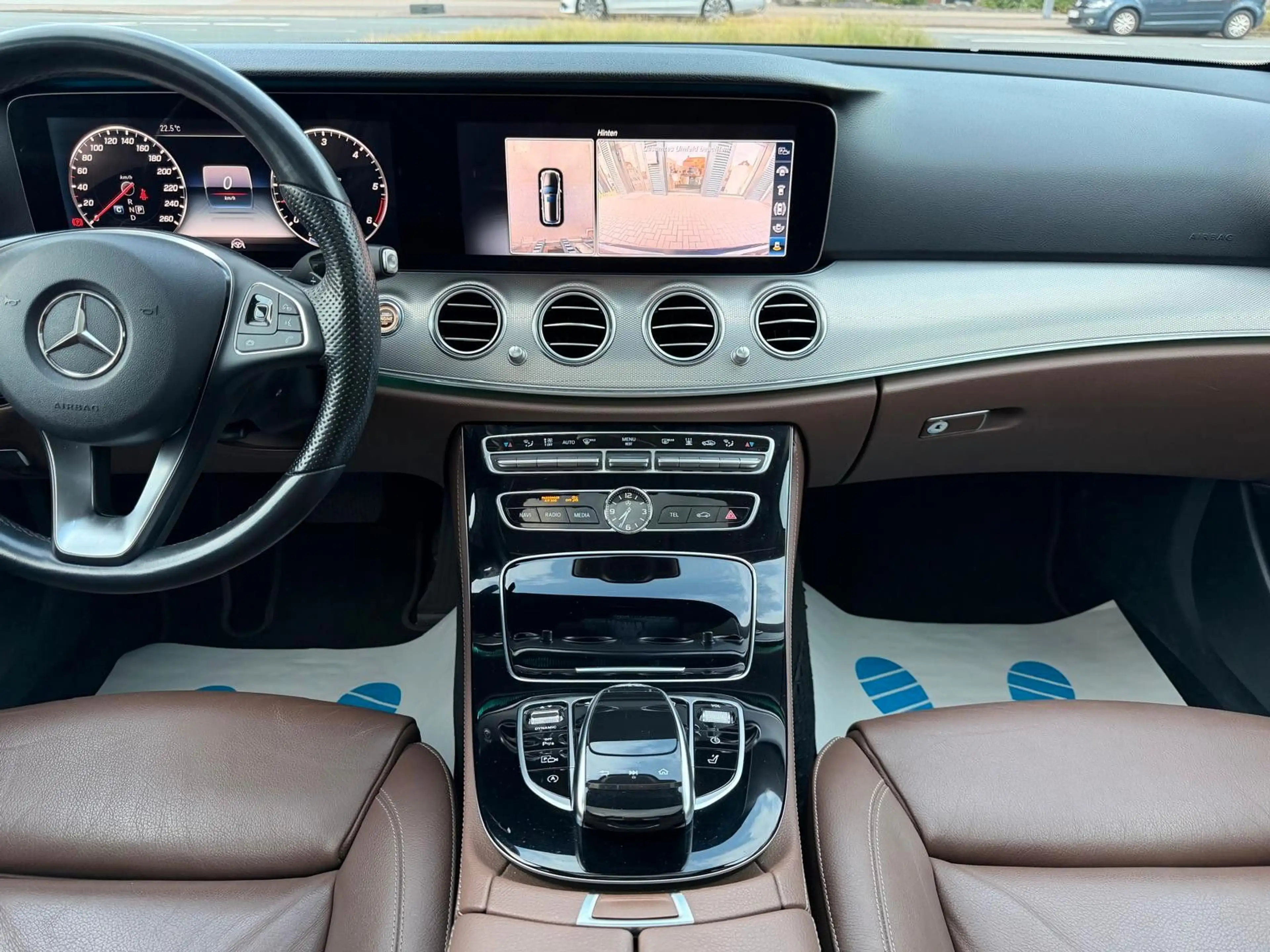Mercedes-Benz E 350 d T PANORAMA/KEYLESS/WIDESCREEN/STANDHZG — photo 15