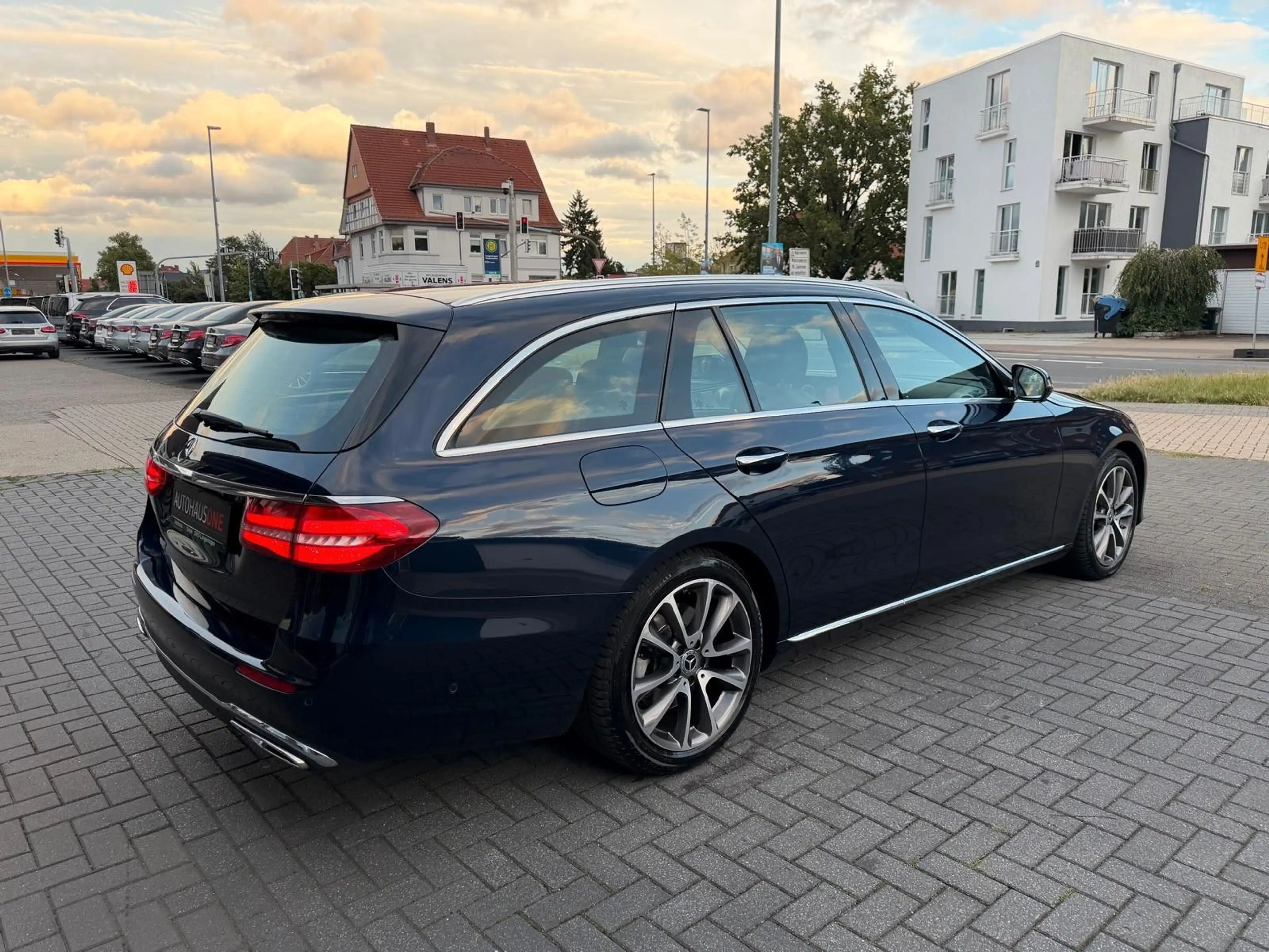 Mercedes-Benz E 350 d T PANORAMA/KEYLESS/WIDESCREEN/STANDHZG — photo 7