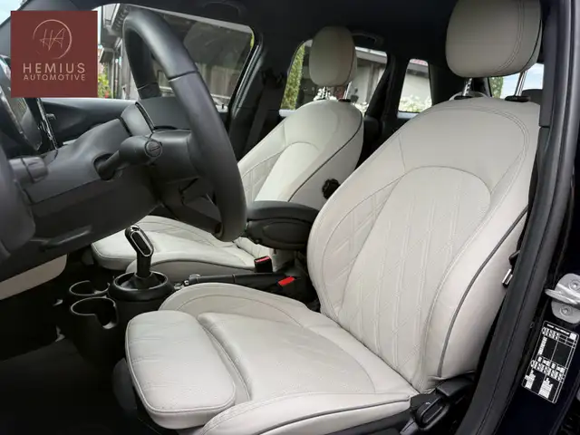 Mini Hatch view 10