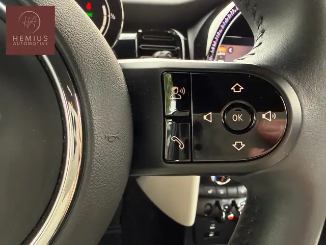 Mini Hatch view 15