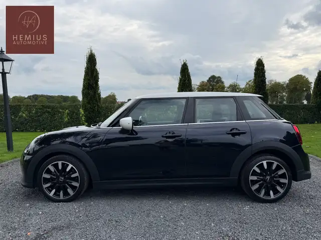 Mini Hatch view 2