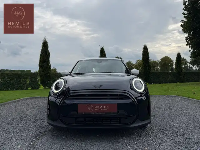 Mini Hatch view 5