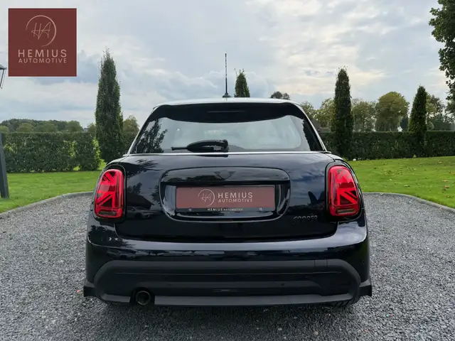 Mini Hatch view 4