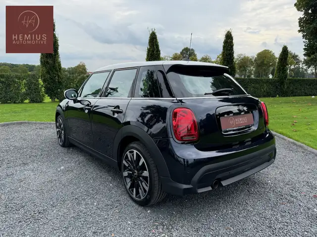 Mini Hatch view 3