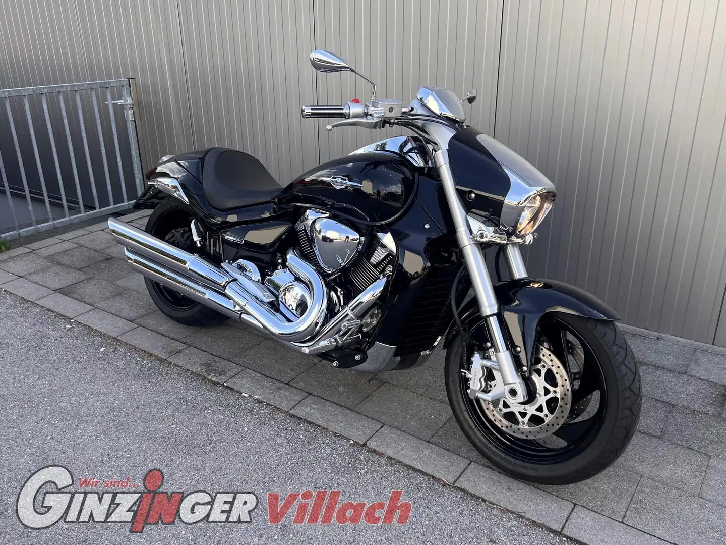 Suzuki Intruder M Schwarz - 1