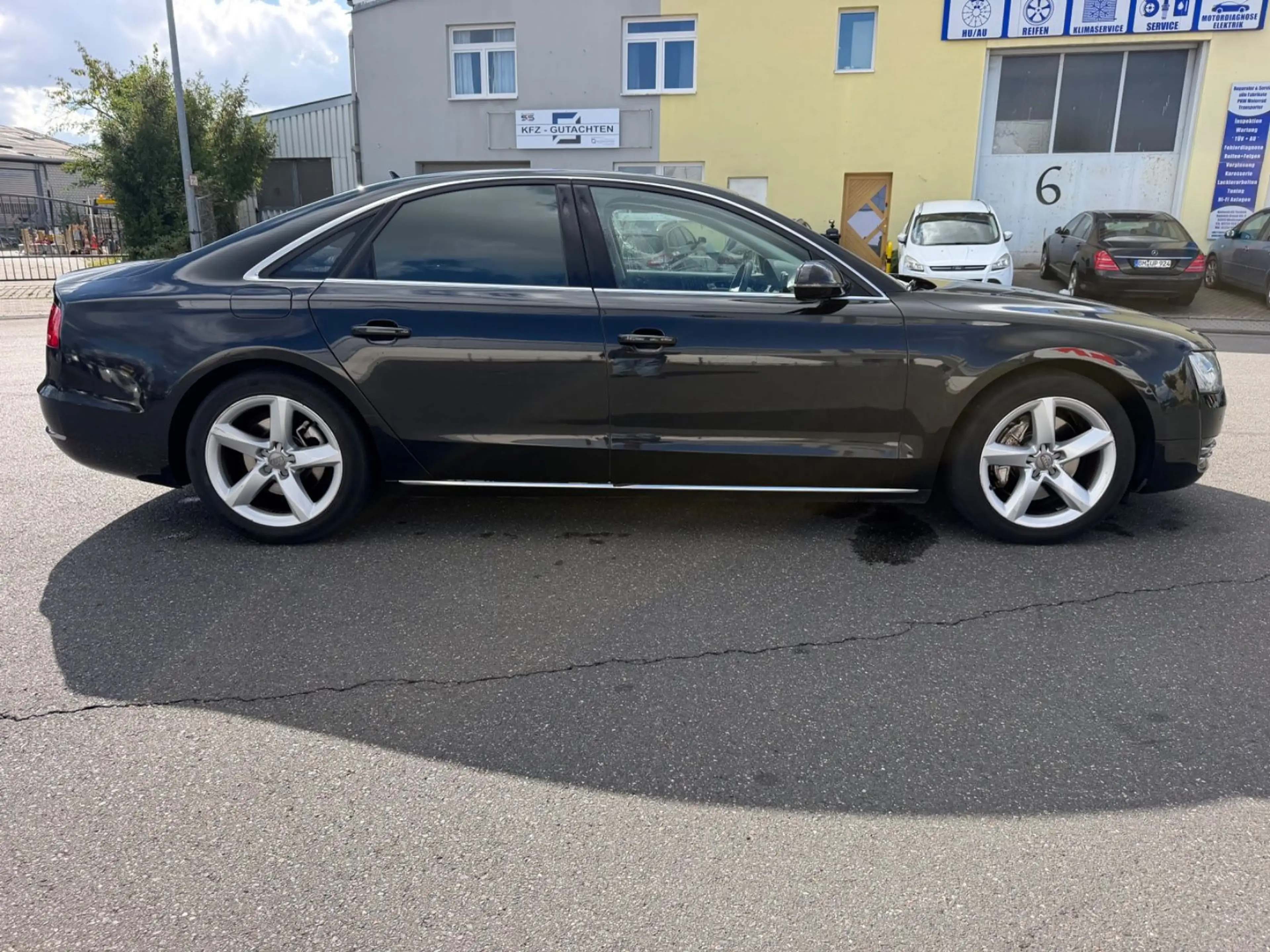 Audi A8 4.2 FSI tiptronic quattro — photo 4