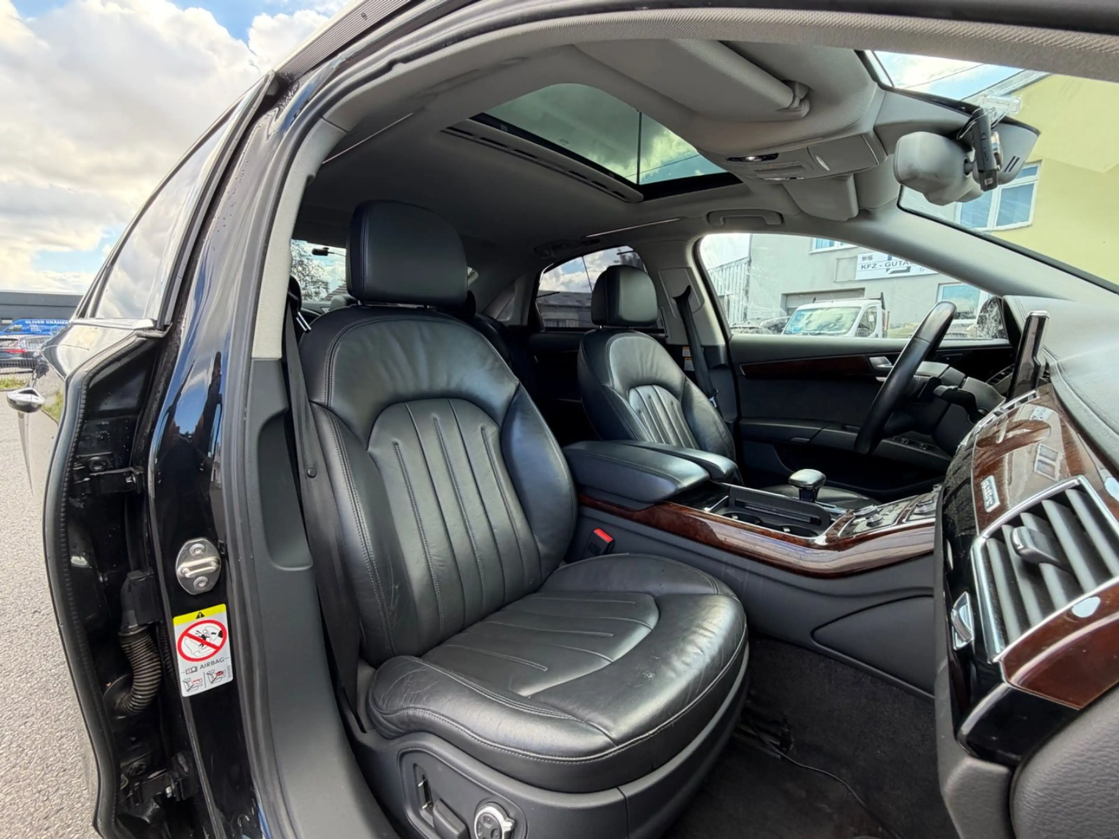 Audi A8 4.2 FSI tiptronic quattro — photo 14