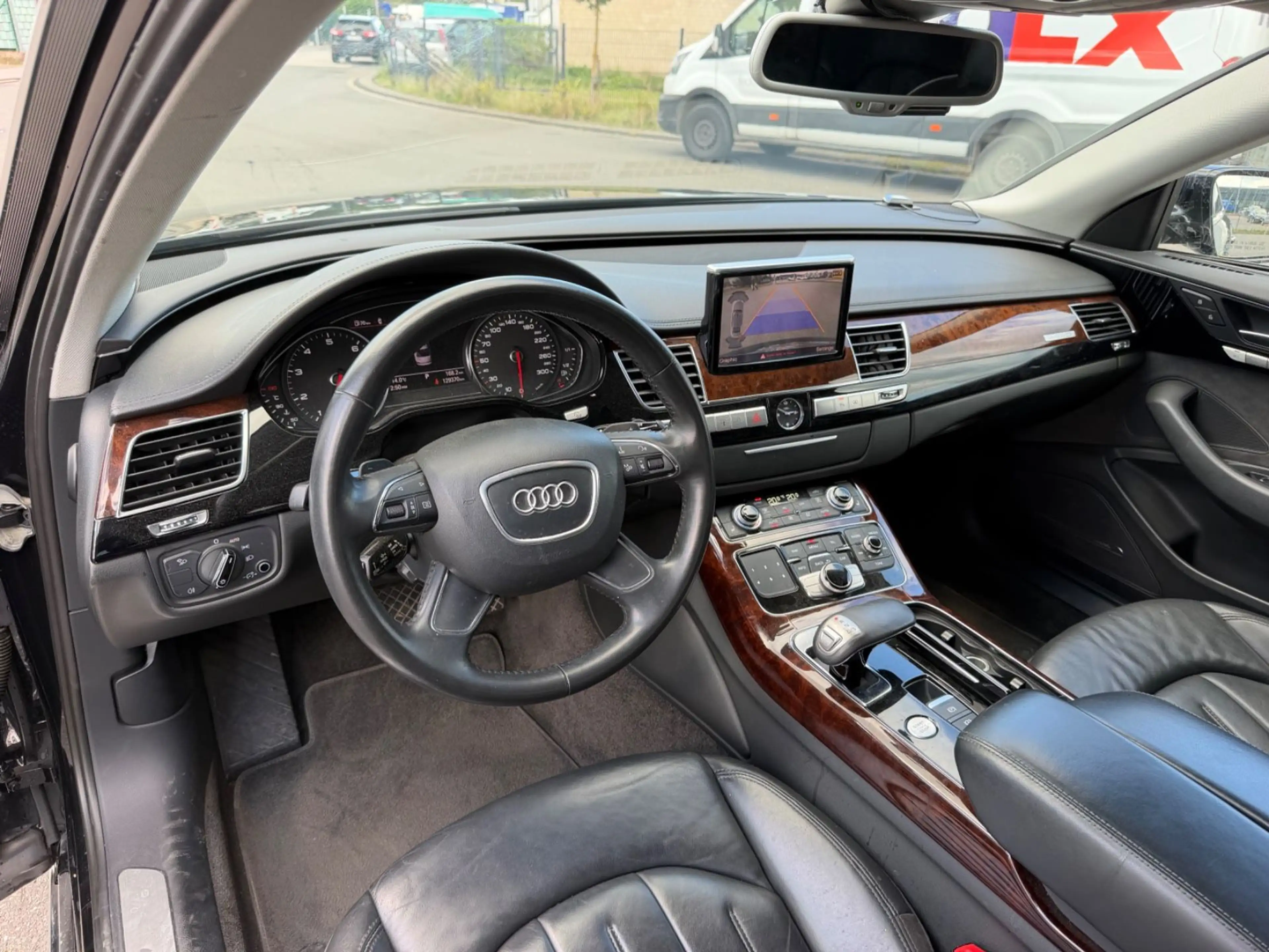 Audi A8 4.2 FSI tiptronic quattro — photo 10