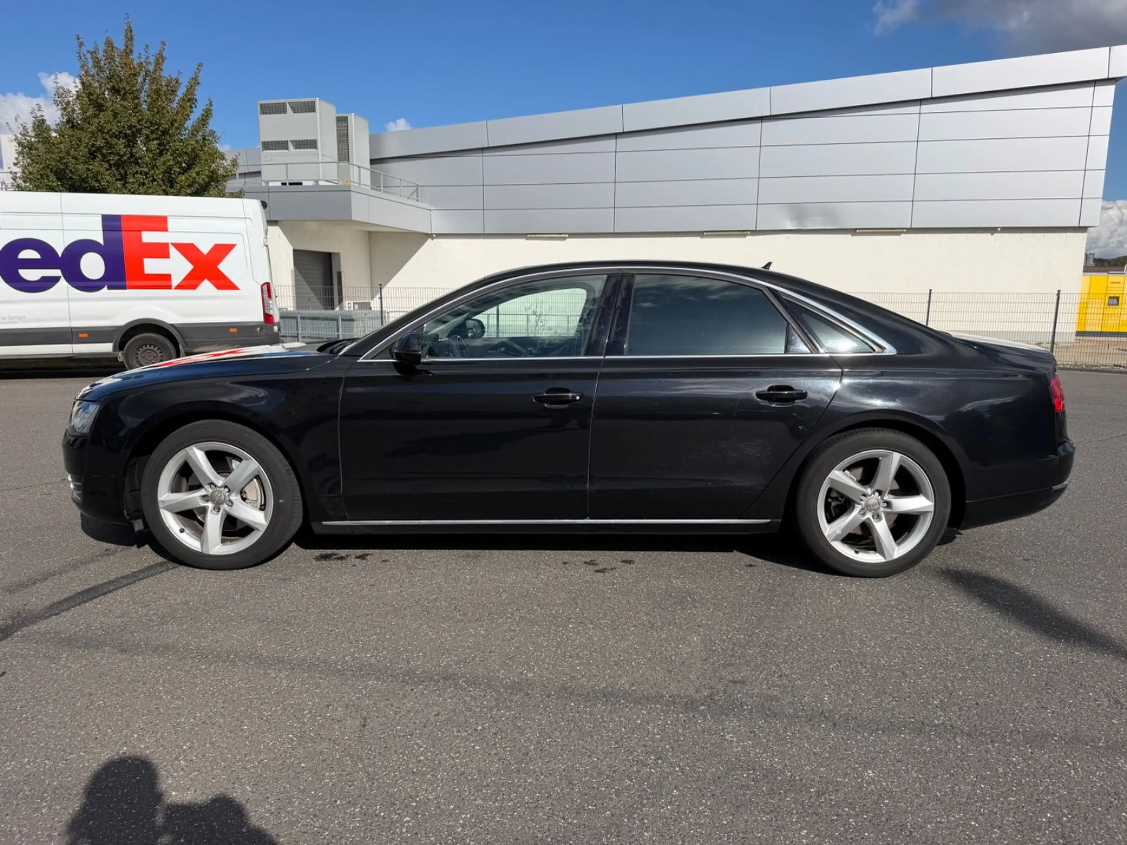 Audi A8 4.2 FSI tiptronic quattro — photo 8