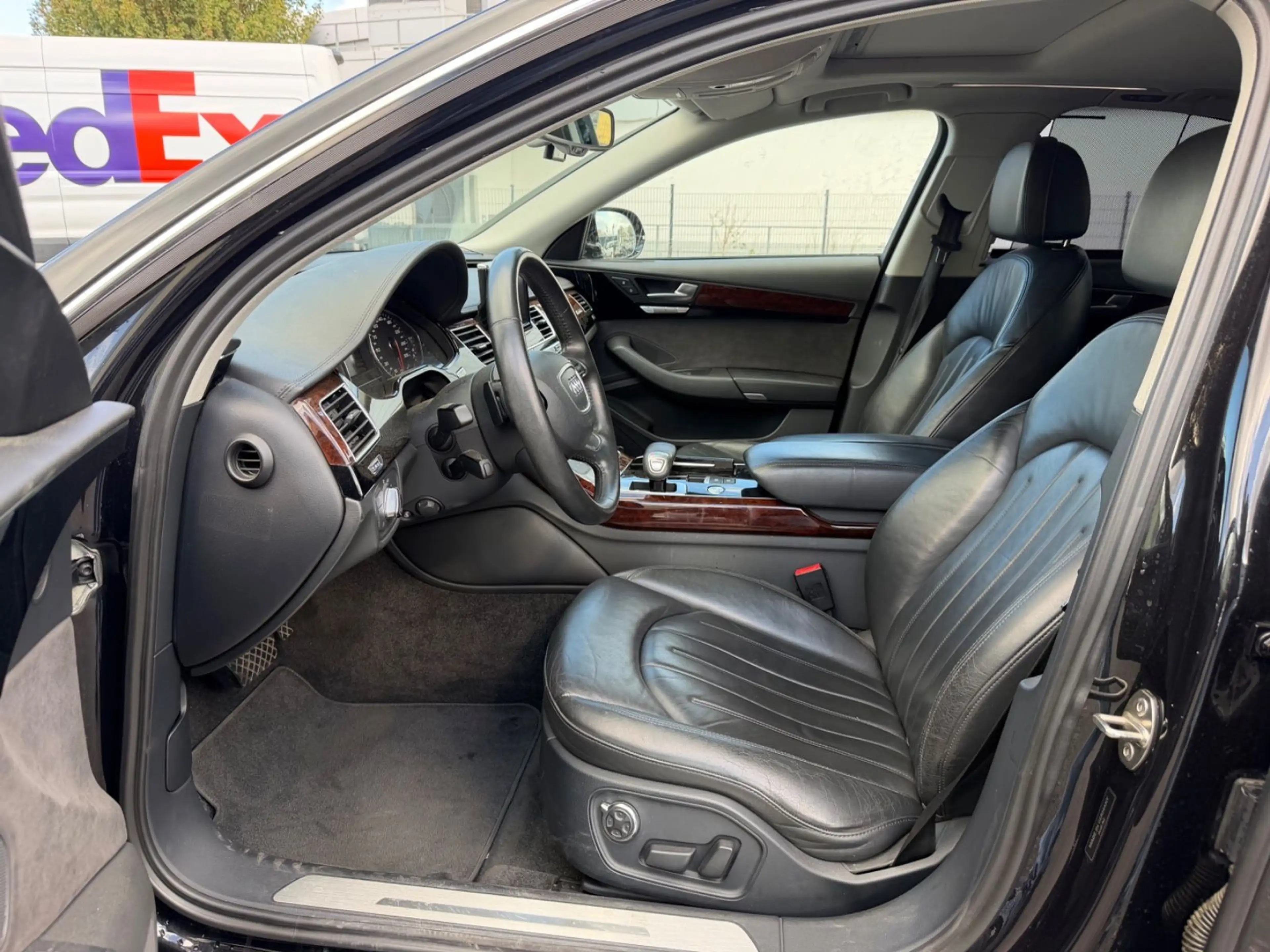 Audi A8 4.2 FSI tiptronic quattro — photo 9