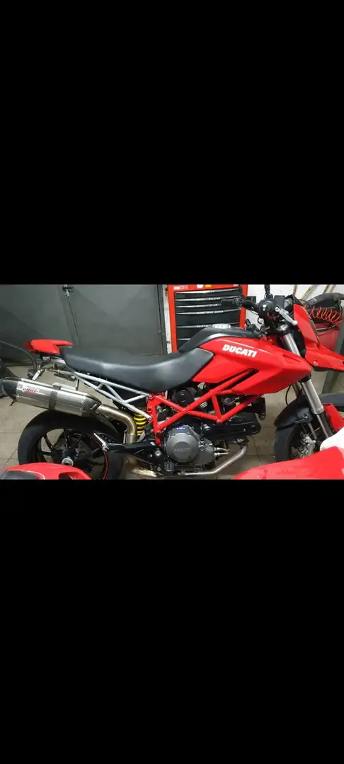 Ducati Hypermotard 796 Rouge - 2