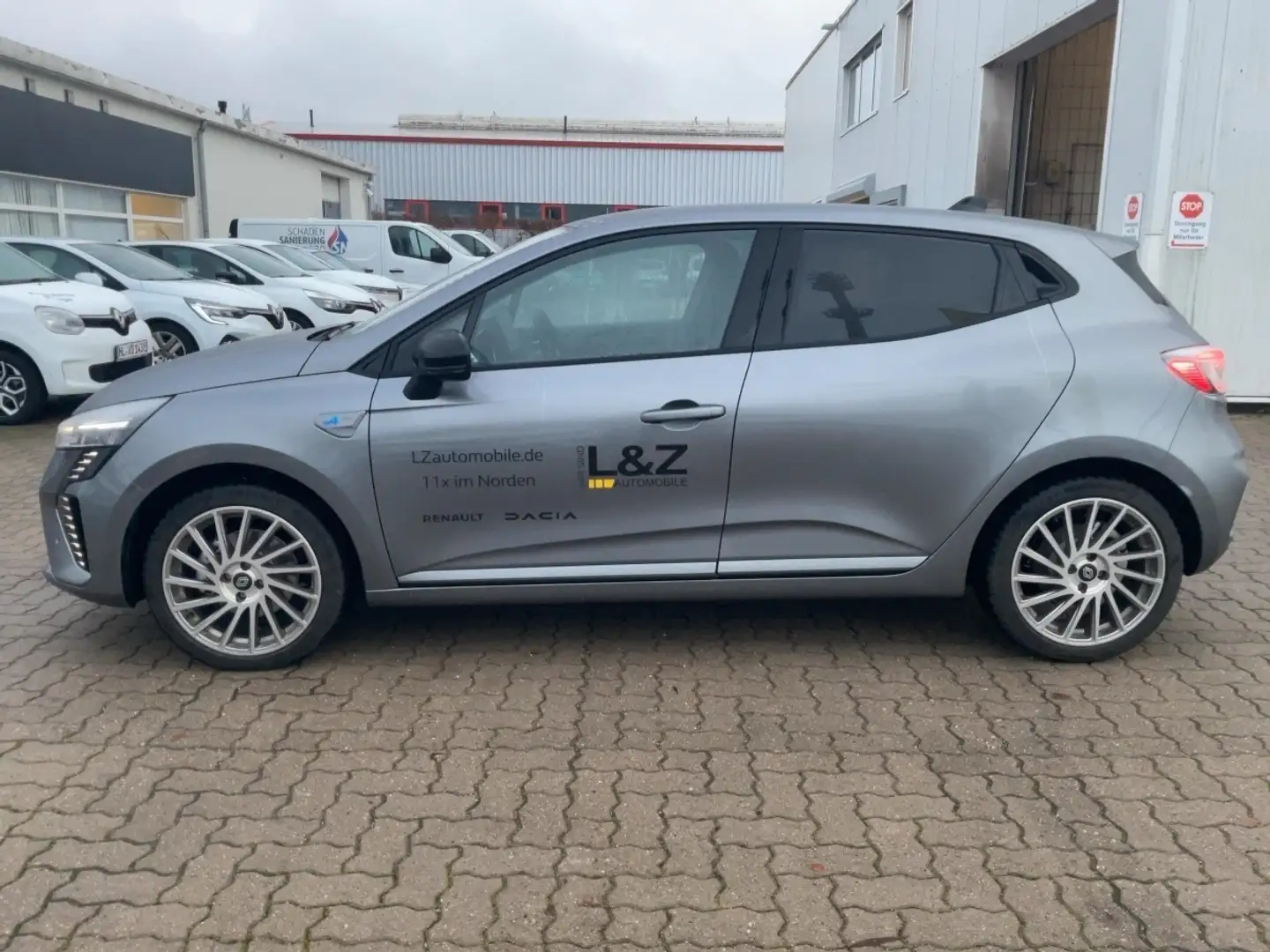 Renault Clio Esprit Alpine E-Tech Full Hybrid 145 Autom. Grau - 2