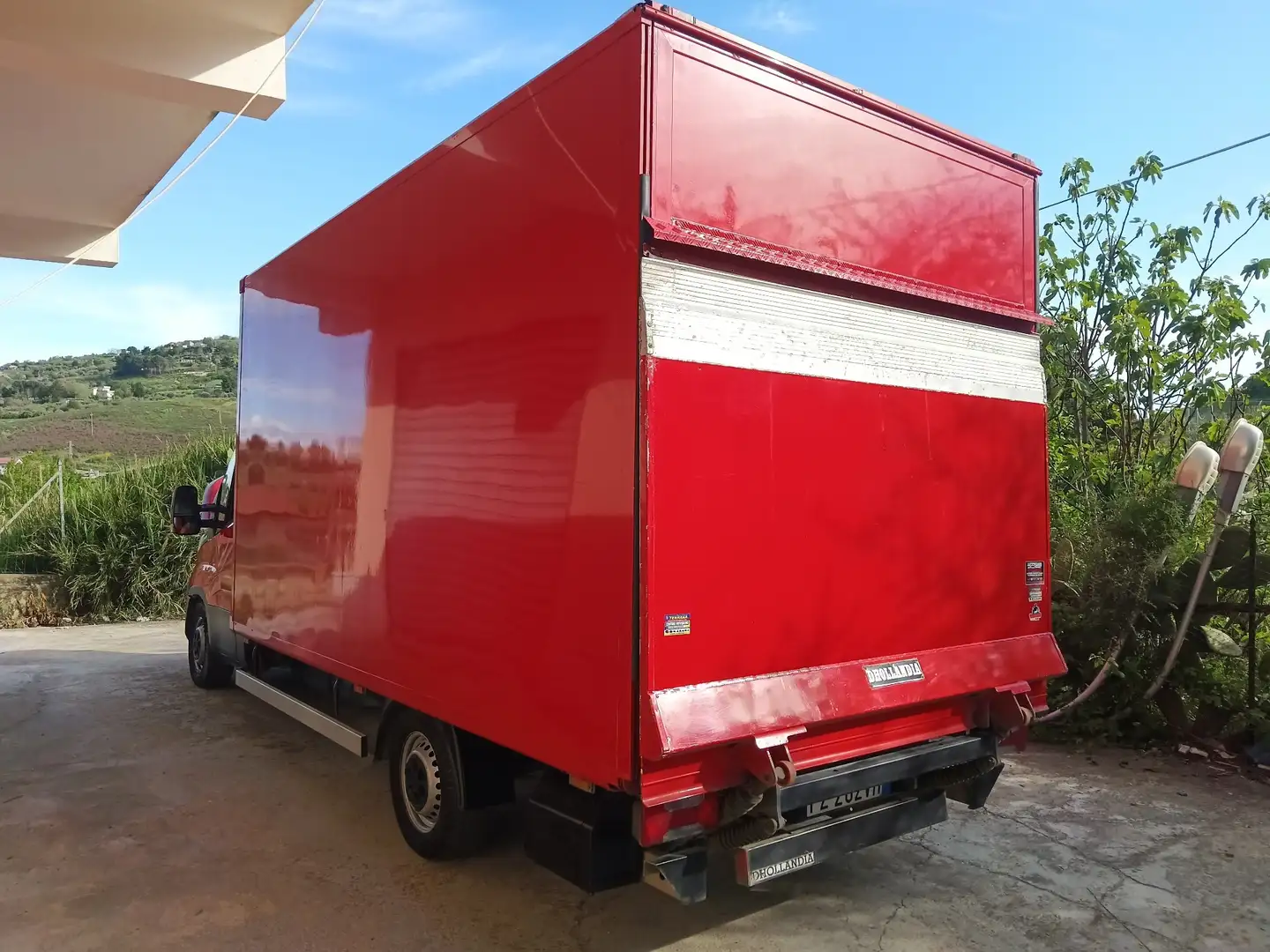 Iveco Daily furgone cassonato con sponda idraulica - 2