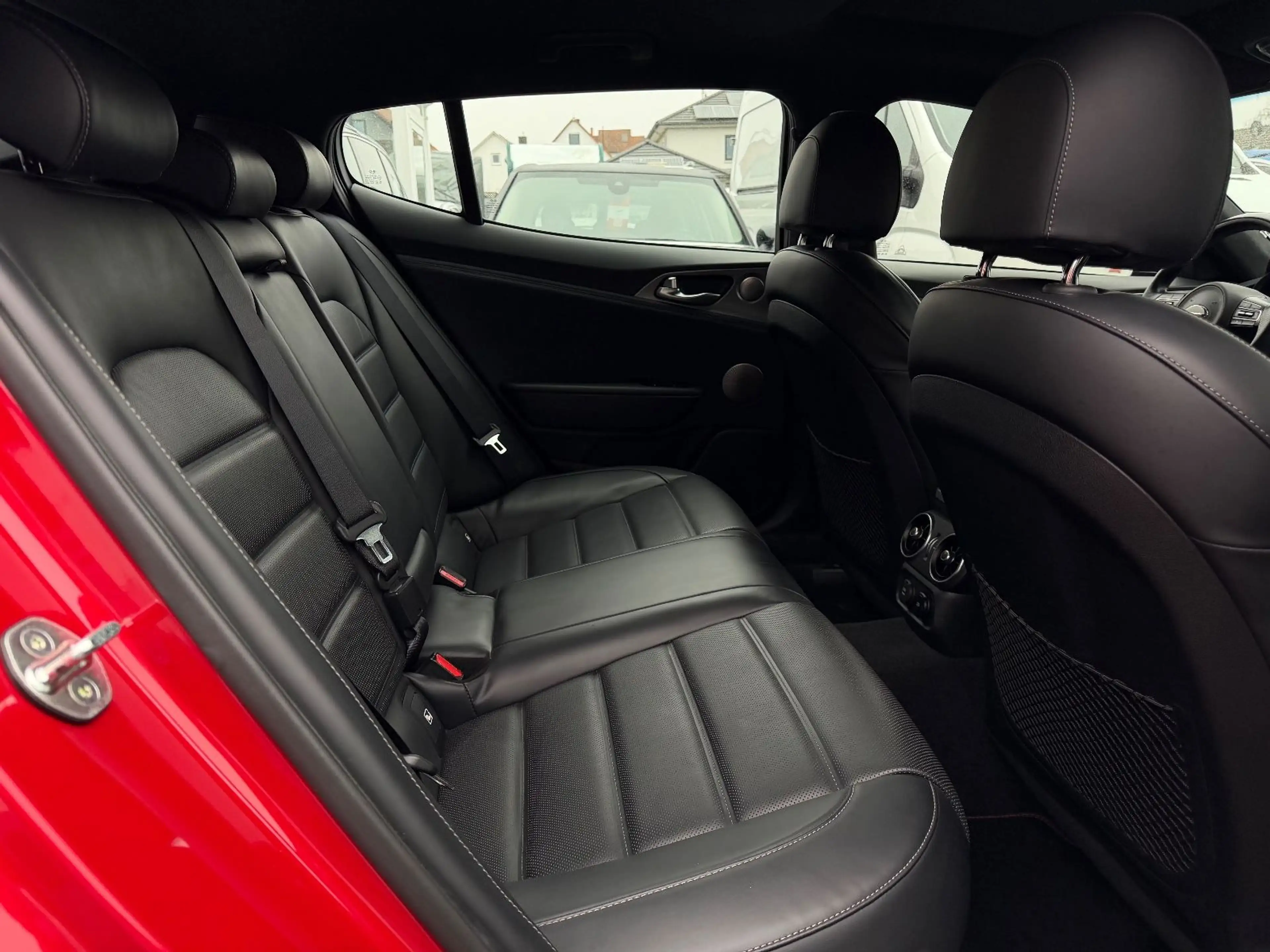 Kia Stinger GT 4WD 3.3 V6*Bi-LED*H&K*eGSD*Leder*VOLL — photo 12
