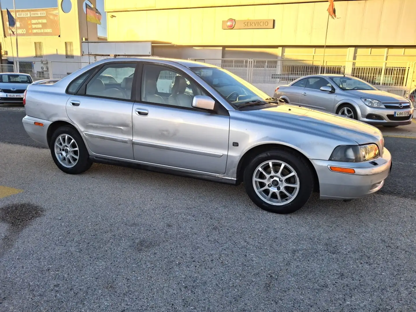 Volvo S40 1.8 Premium Gris - 1