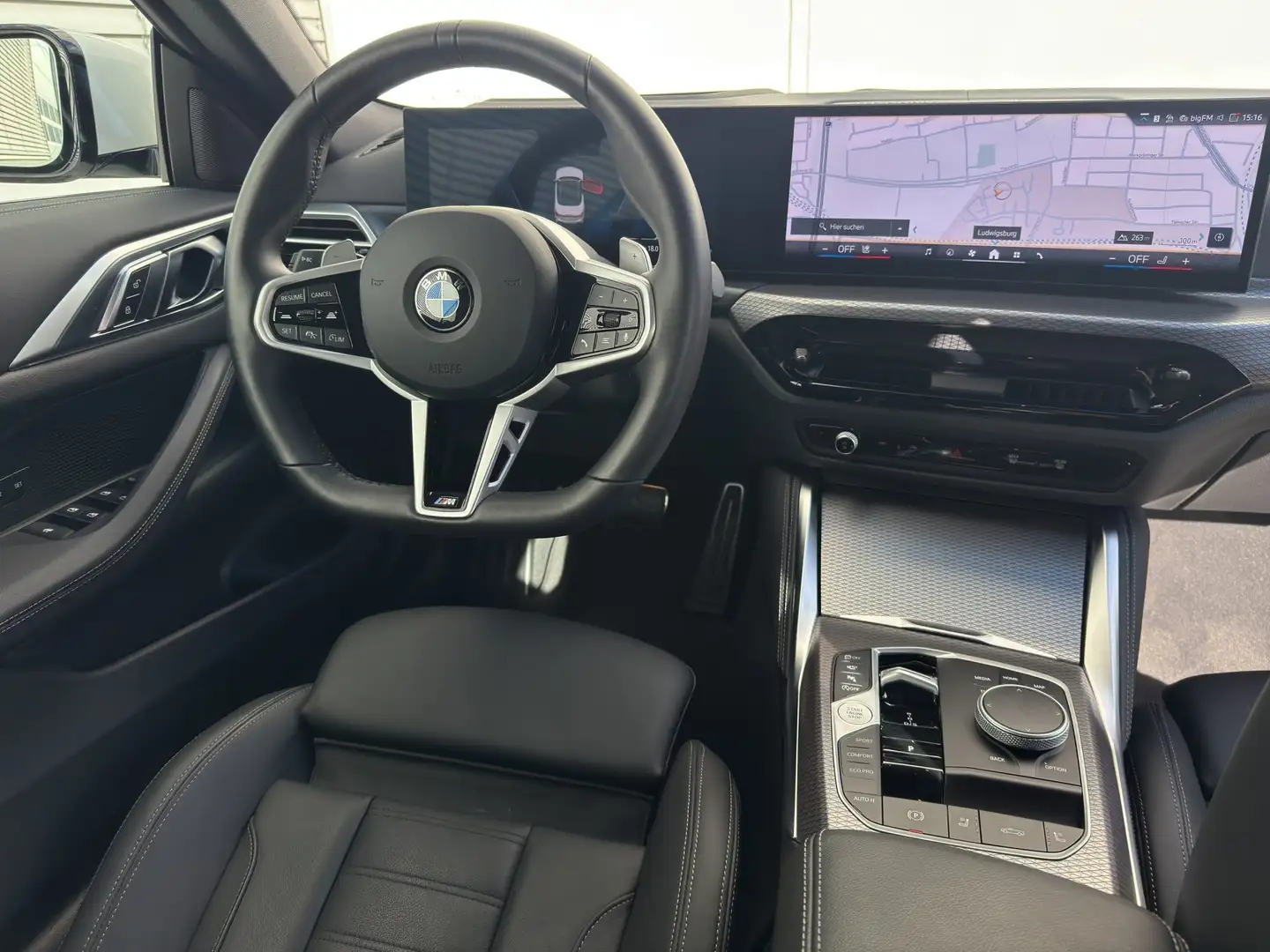 BMW 420 i Cabrio LED Navi DrivAs ParkAs+ HiFi SHZ Weiß - 2