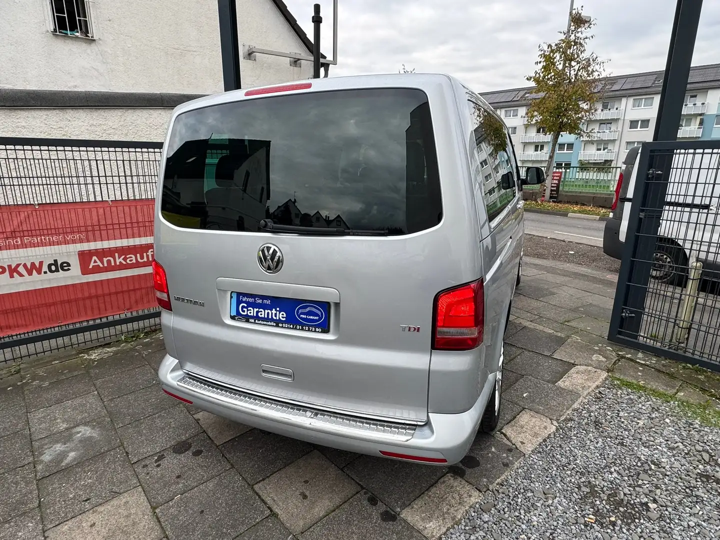 Volkswagen T5 Multivan Multivan Highline 164tkm,DSG,Ahk,Kamera,Leder Silber - 2