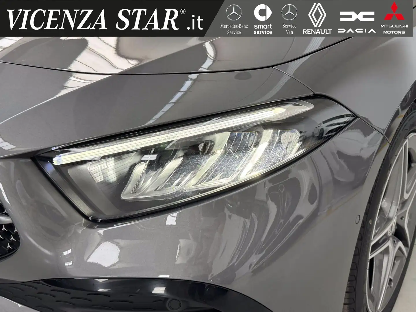 Mercedes-Benz A 200 d AMG PREMIUM Grigio - 2