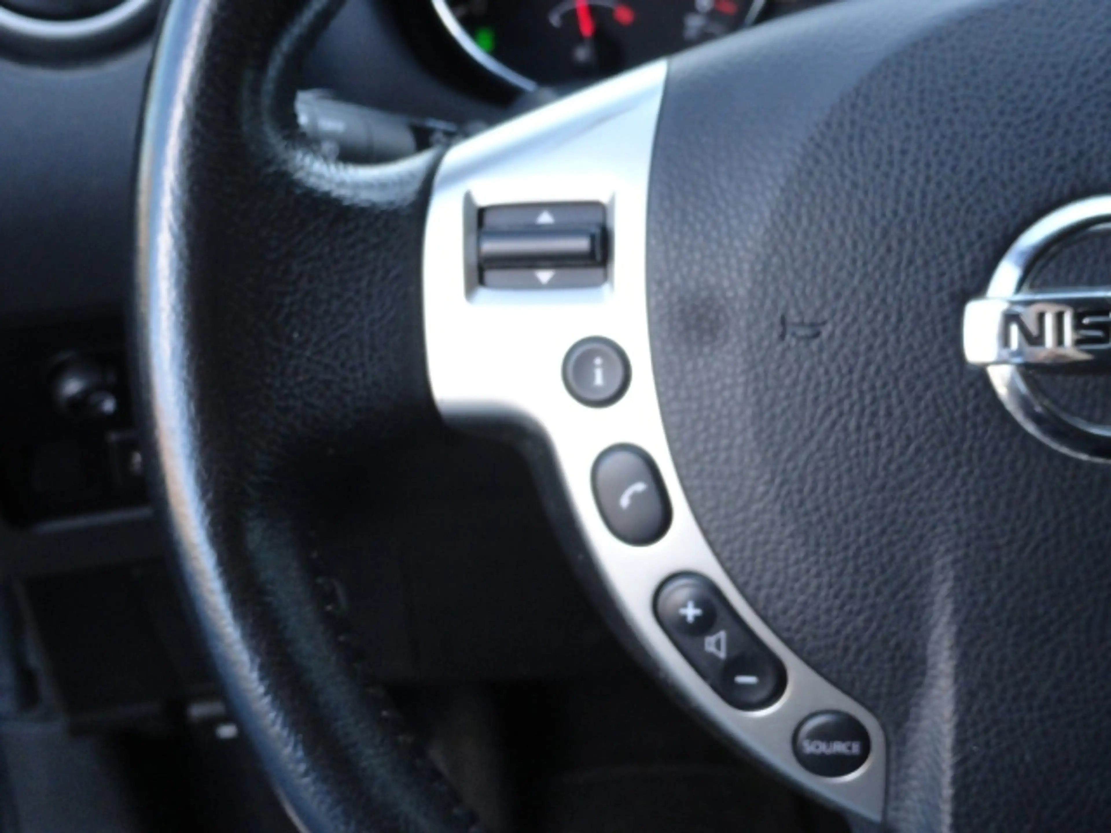 Nissan Qashqai 2.0 Tekna 4WD Airco / Navi — photo 13