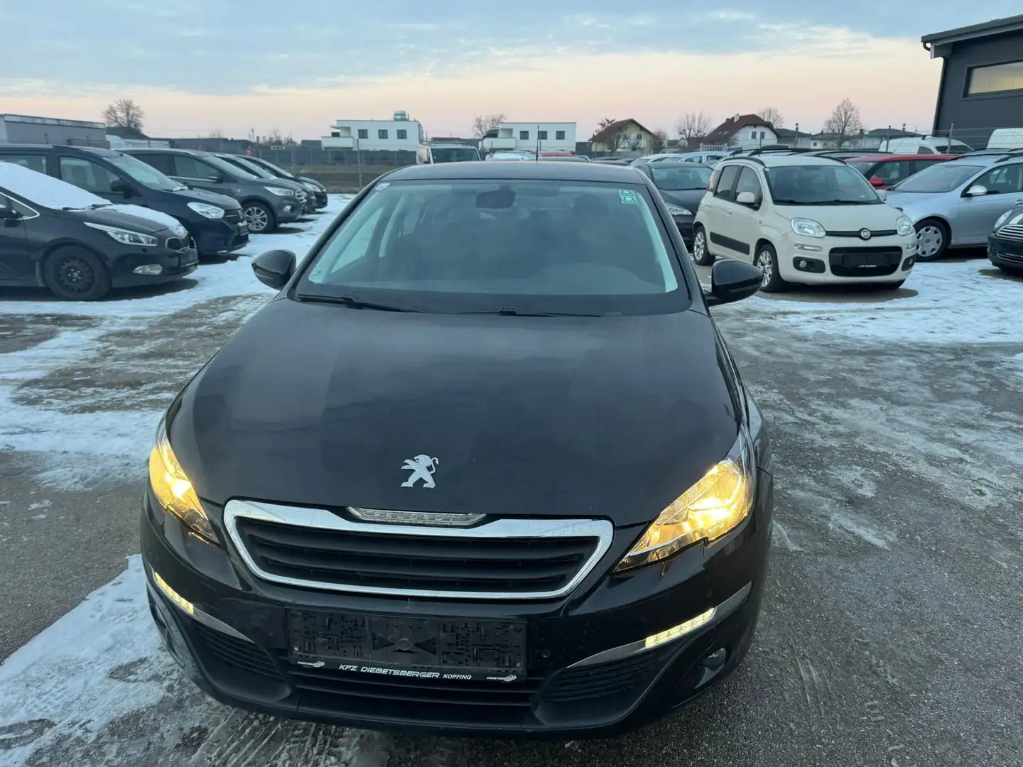 Peugeot 308 Active Schwarz - 2