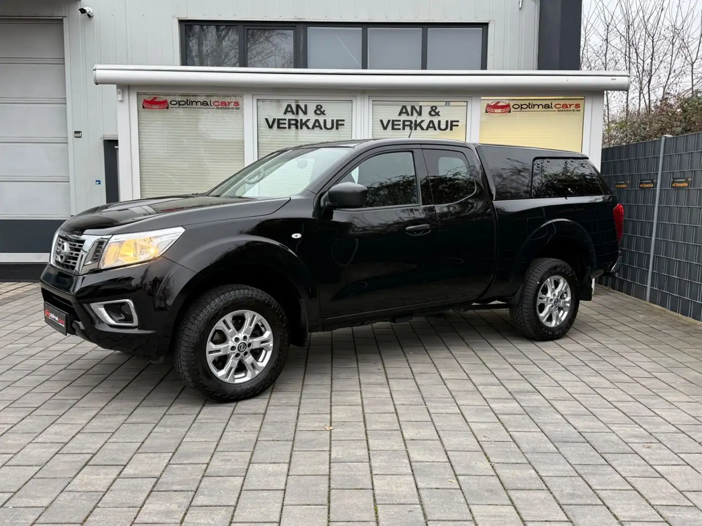 Nissan Navara 2,3 Acenta King Cab 4x4/AHK/Mwst/1.Hand Schwarz - 1