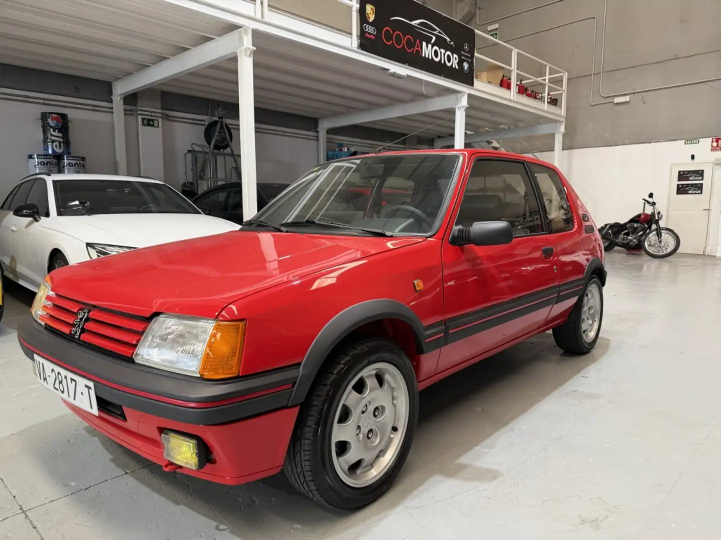 Peugeot 205 1.9 GTI Rouge - 1