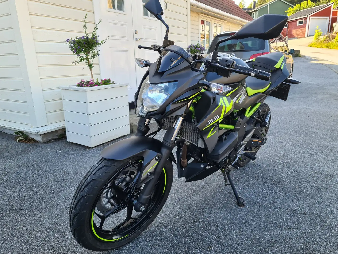 Kawasaki Z 125 Grün - 2