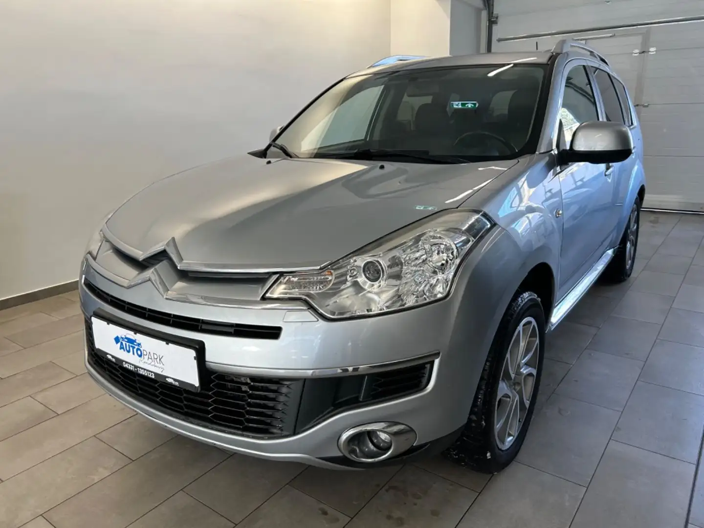 Citroen C-Crosser Exclusive Grey - 1