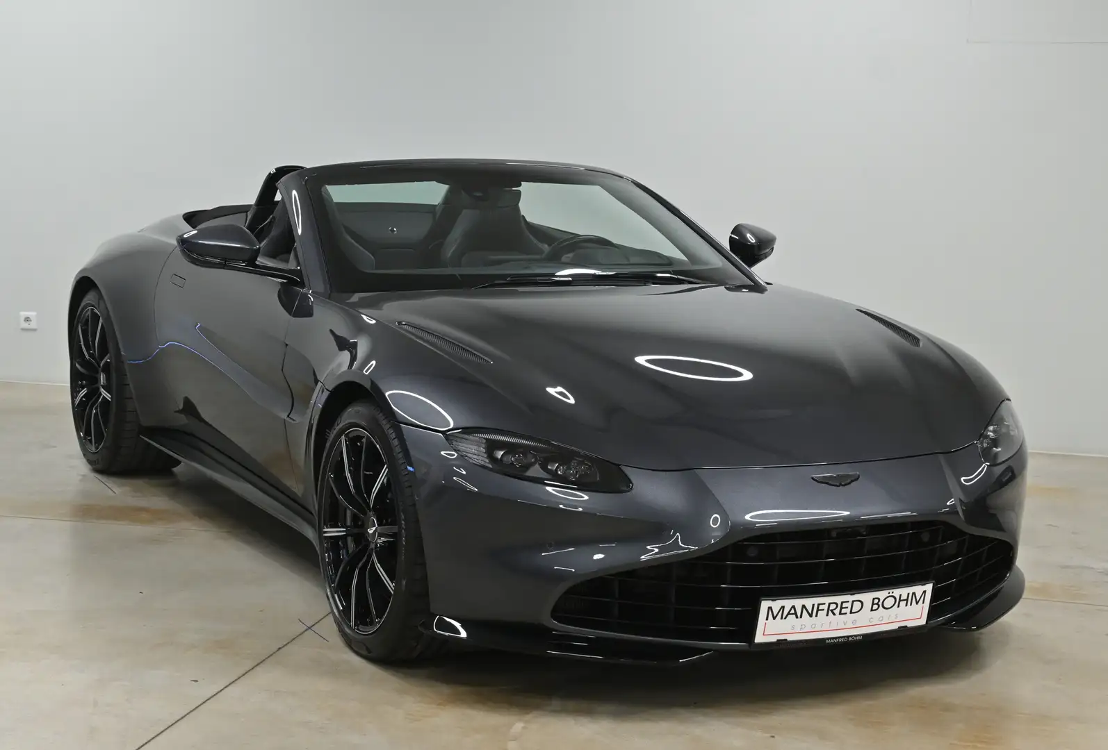 Aston Martin Vantage V8 Vantage Roadster Grau - 2