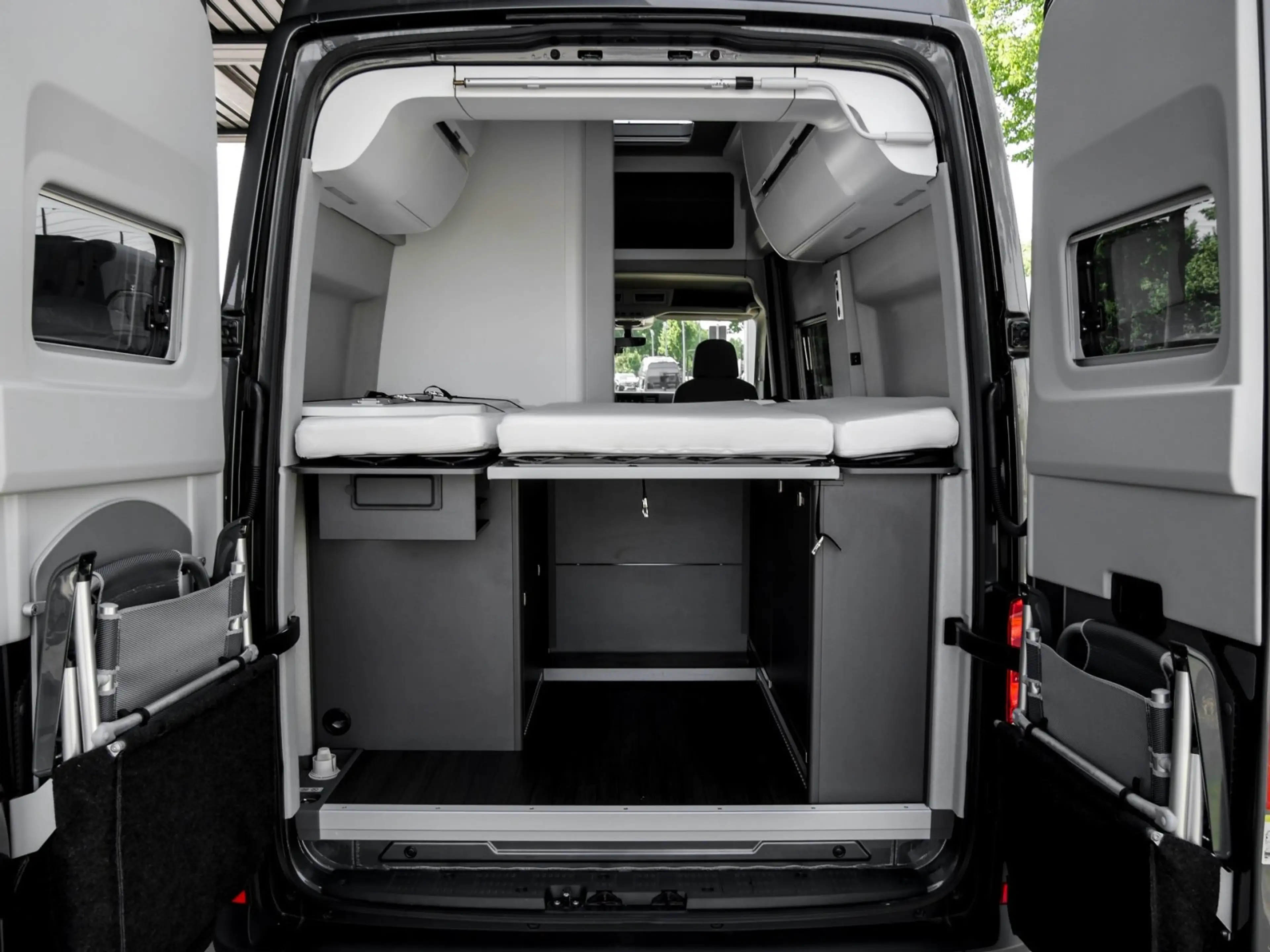 Volkswagen Grand California 600 LED Navi AHK ACC Gasheizung — photo 12