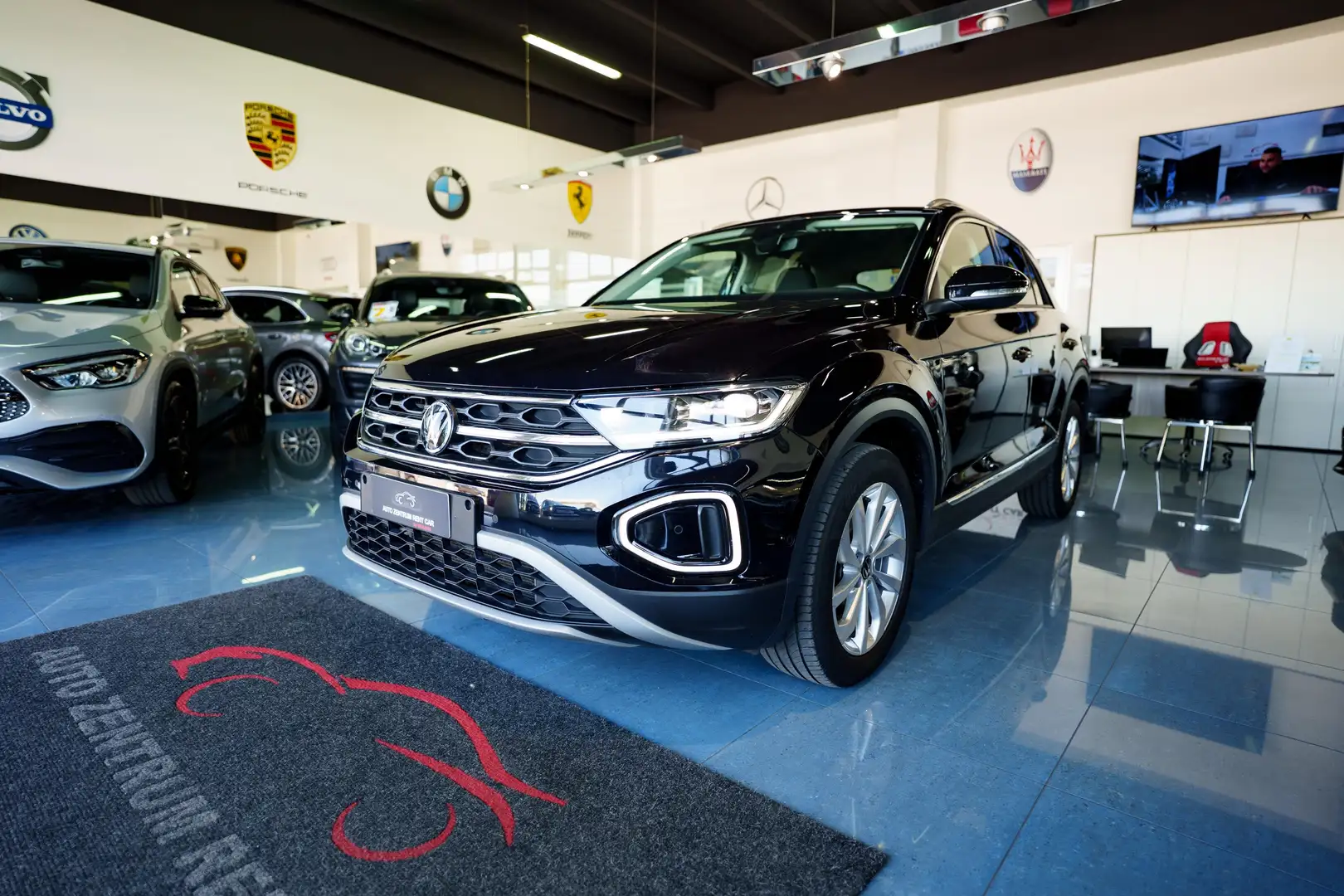 Volkswagen T-Roc 2.0 TDI 116CV STYLE Nero - 2