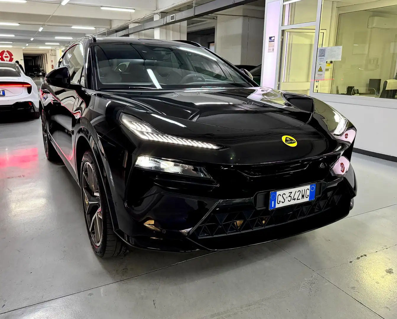 Lotus Eletre S 600 Negro - 2