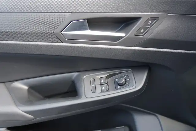 Volkswagen Caddy view 4