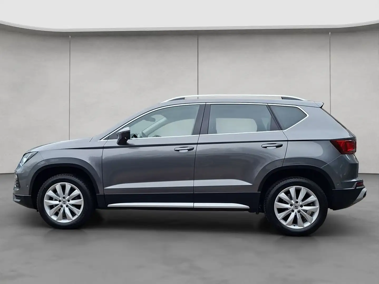SEAT Ateca 1.5 TSI Xperience DSG AHK ACC RFK PLA SHZ Grau - 2