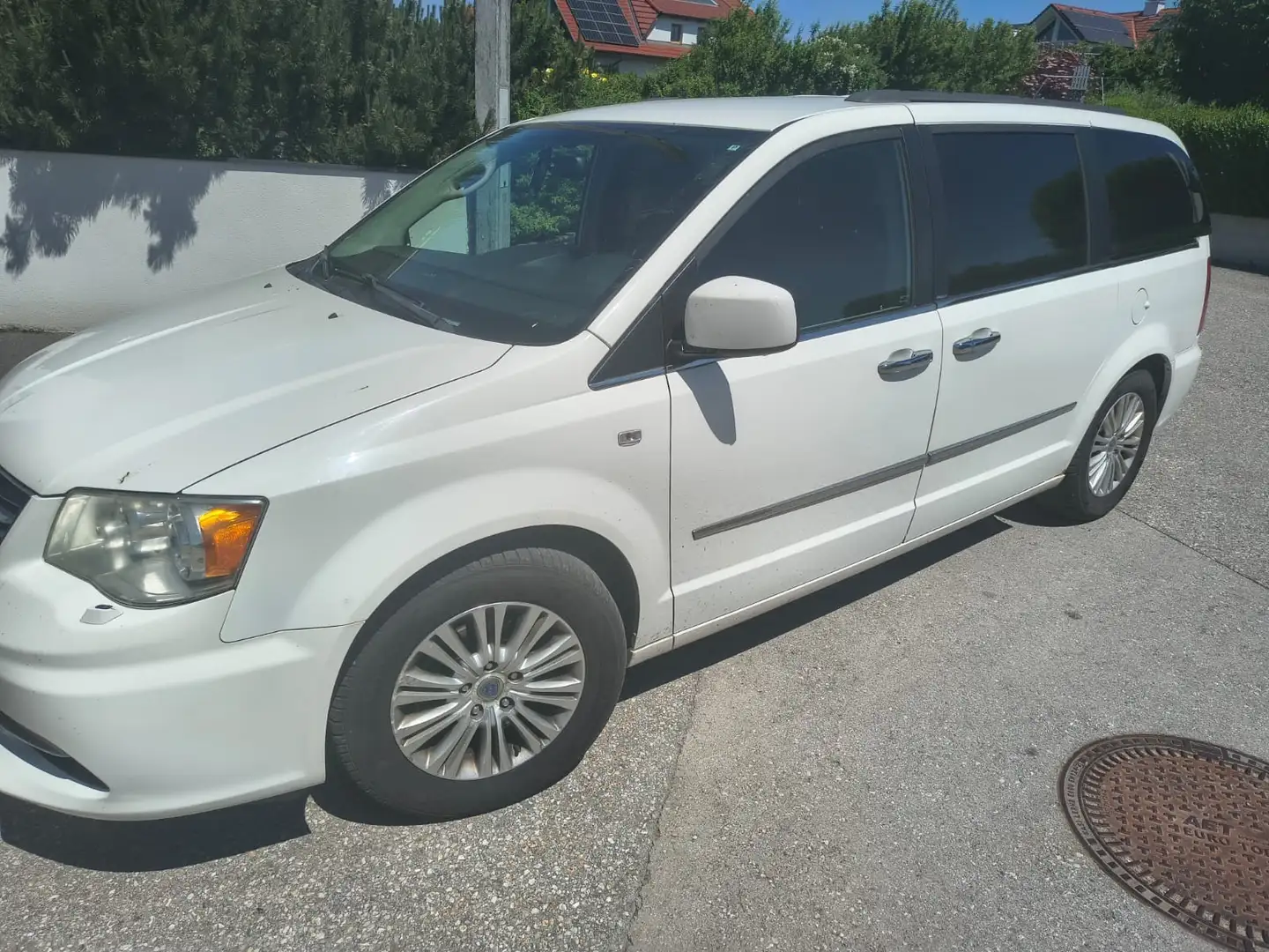Lancia Voyager Gold Weiß - 2